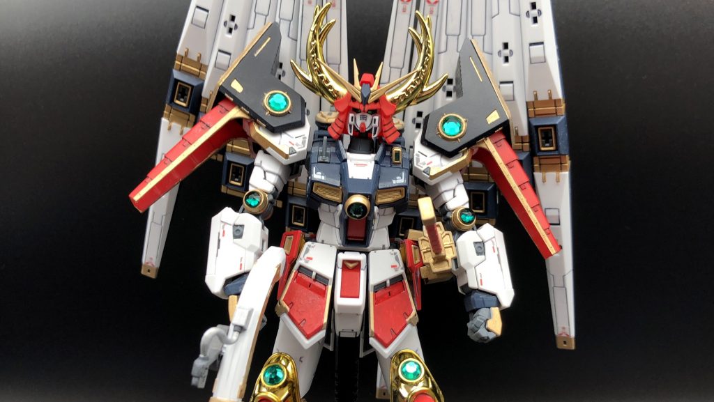 正面から肩足と完成に斎胡捬嶺無の宝玉を入れましたスワロフスキーやアクリルの0.5や0.4がハマります🤔