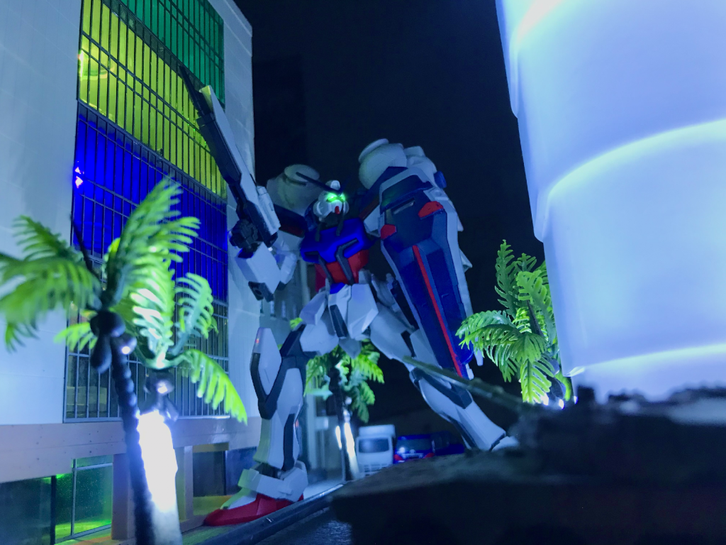 閃光のハサウェイに影響されて撮った夜景ジオラマです。皆さんは4DXをご覧になられましたか?上映が終わって円盤が一般販売されてもあの臨場感は劇場での一回切りなんですよね…。このご時世の中、限られたチャンスで4DXを観ることが出来た事は最高の体験でした。