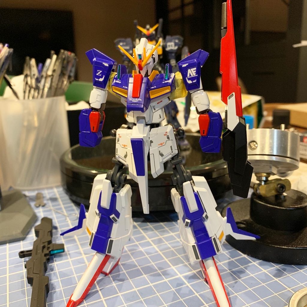 塗装、スミ入れ、デカール。デカールはRGのmk-ⅡとRGのZガンダムを使用。一部ハイキューパーツのコーションデカール。AEのマークはZ系汎用ガンダムデカール。