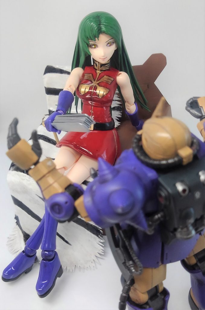 「あたしのゲルググが再販されていたらしいねえ、当然買ってあるんだろうね？」「何、買えなかった？　まったく使えないねえお前は　まあいい、いつものようにそこに直りな」