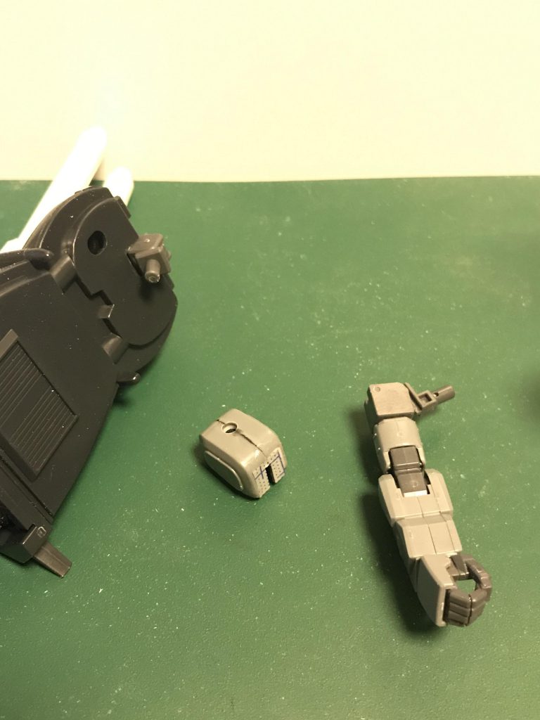 肩アーマーは旧キットのを使用してます後でZプラスA1に戻せるようにと予定してましたがバックパックがC1仕様なのでHG版ZプラスC1になりますね〜*\(^o^)/*