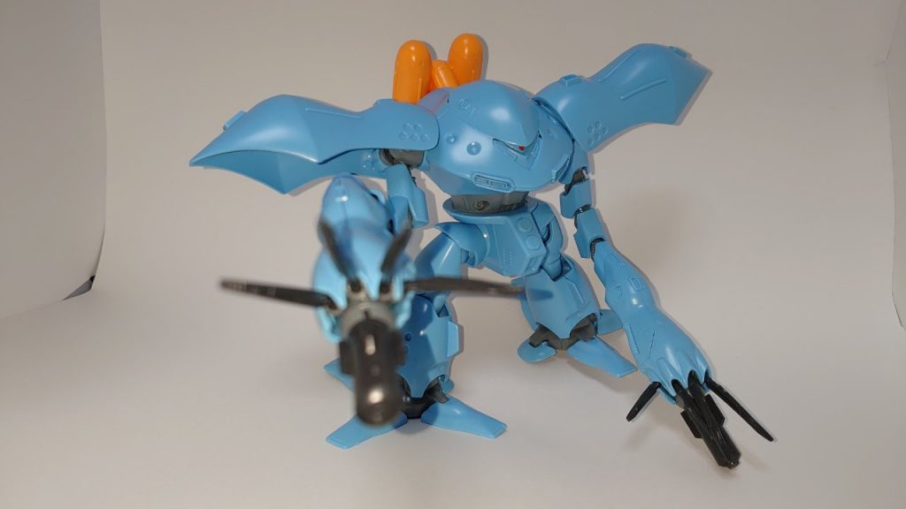 素組みから。そのままでもかっこいいですね。キュベレイ作ったこと無いから作りたいけど売ってないな…から始まりました