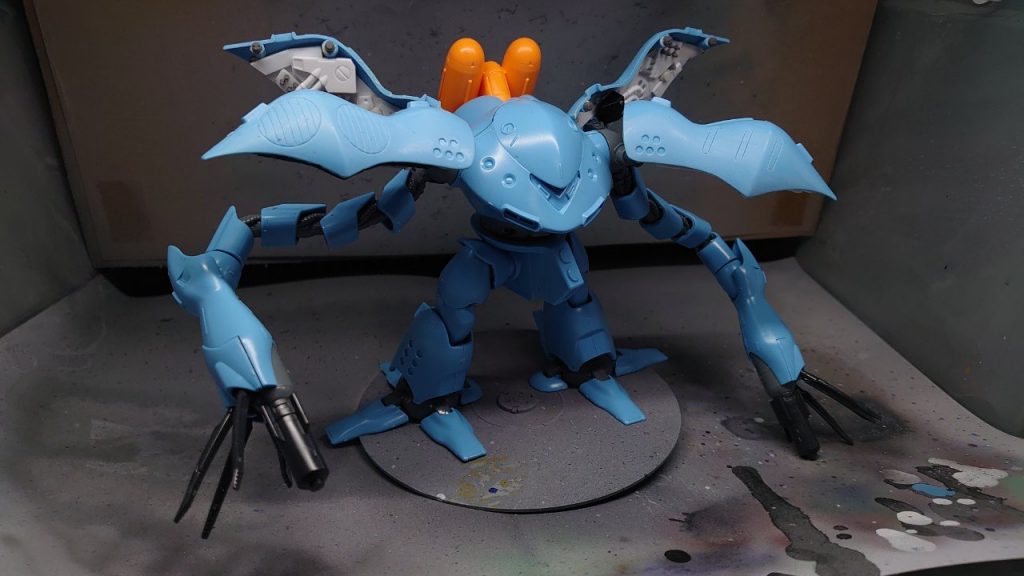 模型店で組み立て済みのキュベレイジャンク品を発見!ただ肩は1枚欠品だったので、予定変更せずに突き進みます。