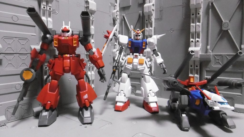 奇しくもV作戦組が揃ってしまいました。それもニセモノの。ORIGINでのV作戦組は他のモデラーさん方が既に制作されていますし、私は敢えて道を外す事に。ニセがんだむ作った当初の時点で自己完結したはずなのに、どうしてこんな事になってしまったのでしょうか、作った自分にもよく分かりません。がんだむ・きゃのんはまだ計画性があったのに、今回の がんたんく は完全に「やっつけ制作」と化しました。数合わせの突発要員。