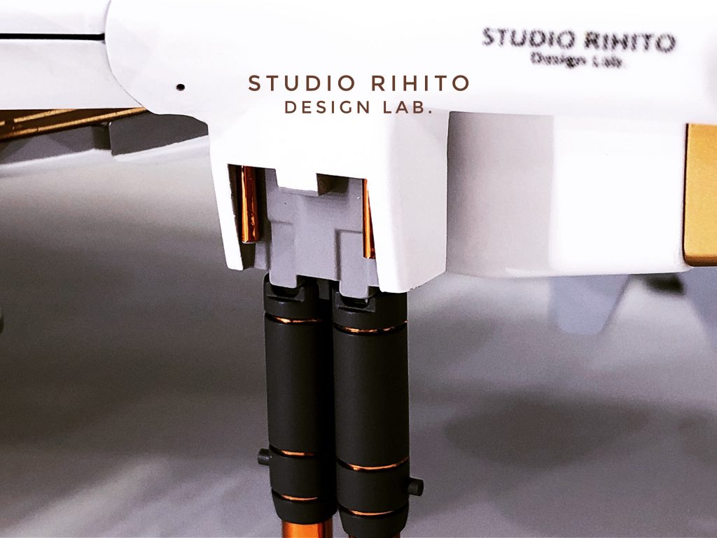 カッパーメッキでシリンダーなど仕上げています。