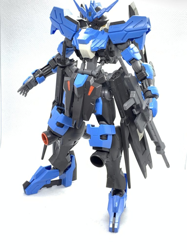 素組みの写真です。この時点でかなりかっこいいですね普通に作ってもめちゃくちゃいいキットでしたね。