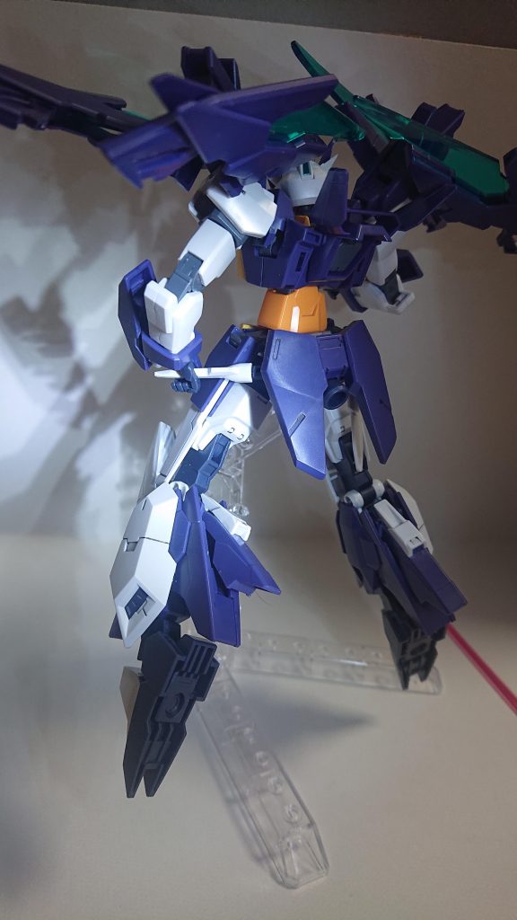 ビームサーベルラックは、腰アーマーの裏に収納されています❗前は、ありませんでした。