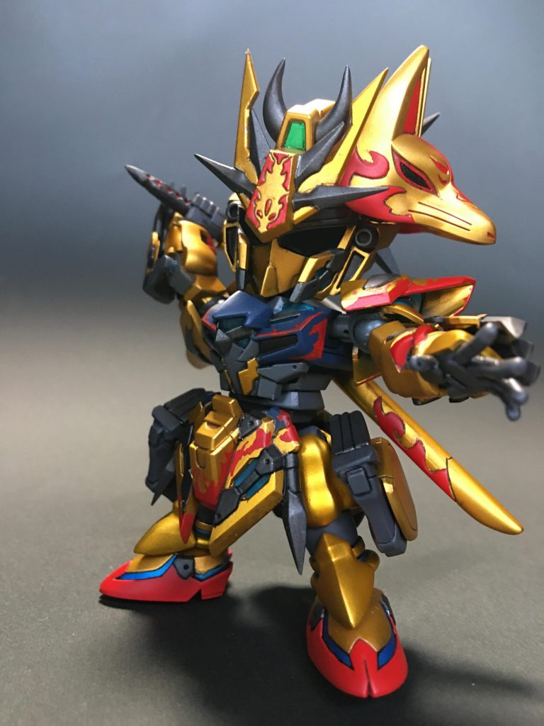 天宮の山奥深くにあるという忍の里、幻武の里。その昔、武者百士貴が開いたその里で全ての忍術と武術を極めた佐助は百鬼丸の生まれ変わりではと囁かれている。愛刀 稲荷、通称物干し竿を携えて、そのサングラスに見据える次なる標的とは…!?佐助デルタを金色に塗ったら、やっぱりサングラスは必要だ!と思ったのでオマケで作りました。