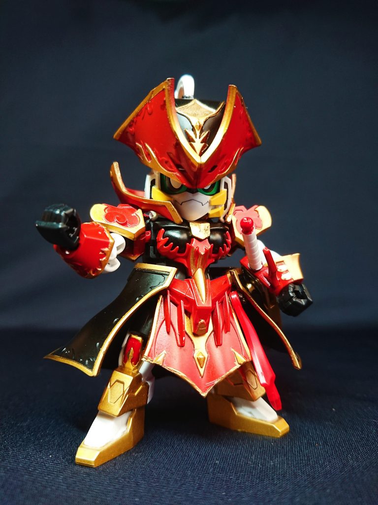 生前の姿での登場は約3~4カット。一部わからない箇所や、同形状パーツの無い箇所はイメージになりますが、塗装でアンらしいデザインには近づけたつもりです。アニメや設定では肩の先端形状が尖っていて、形状の近い姜維F91を使う予定でしたが、炎の意匠が目立ちすぎたため孫向香ルージュの肩を使用しました。