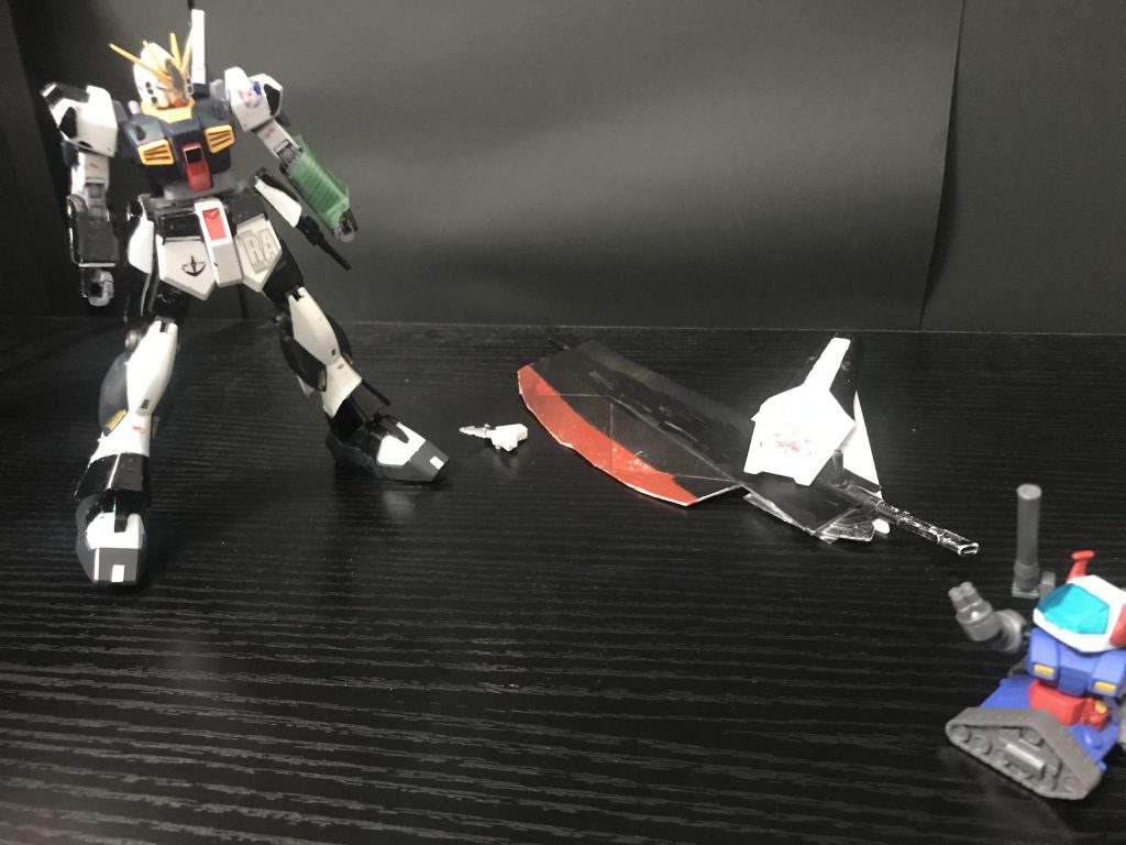 ガンタンク「こっちこっち〜」νsガンダム「は、早い!」ガンタンク「もう先行ってるよぉ〜」