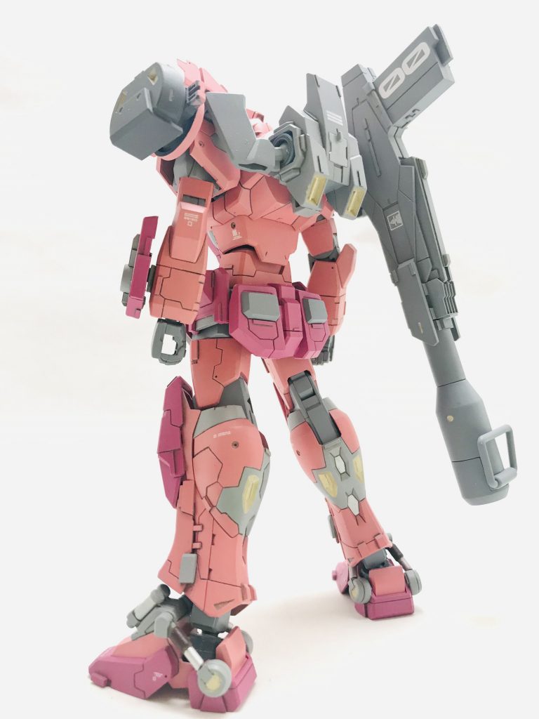 そもそもhg Oガンダムがかっこよかったのでスタイルはいじりませんでした。武器の接続部分に油断がありますね……しかしモデラーの皆様におかれましては気持ち分かっていただけると思います笑