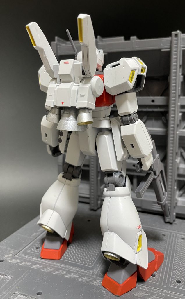 グリーンのD型も作りたくなってきました…。シャイアン基地配備の迷彩ジェガンも積んでるけど、なんだか勿体無くて開封できない貧乏性な私でしたw