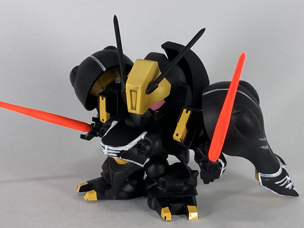 ビームサーベルは蛍光バイオレットにしてみました。