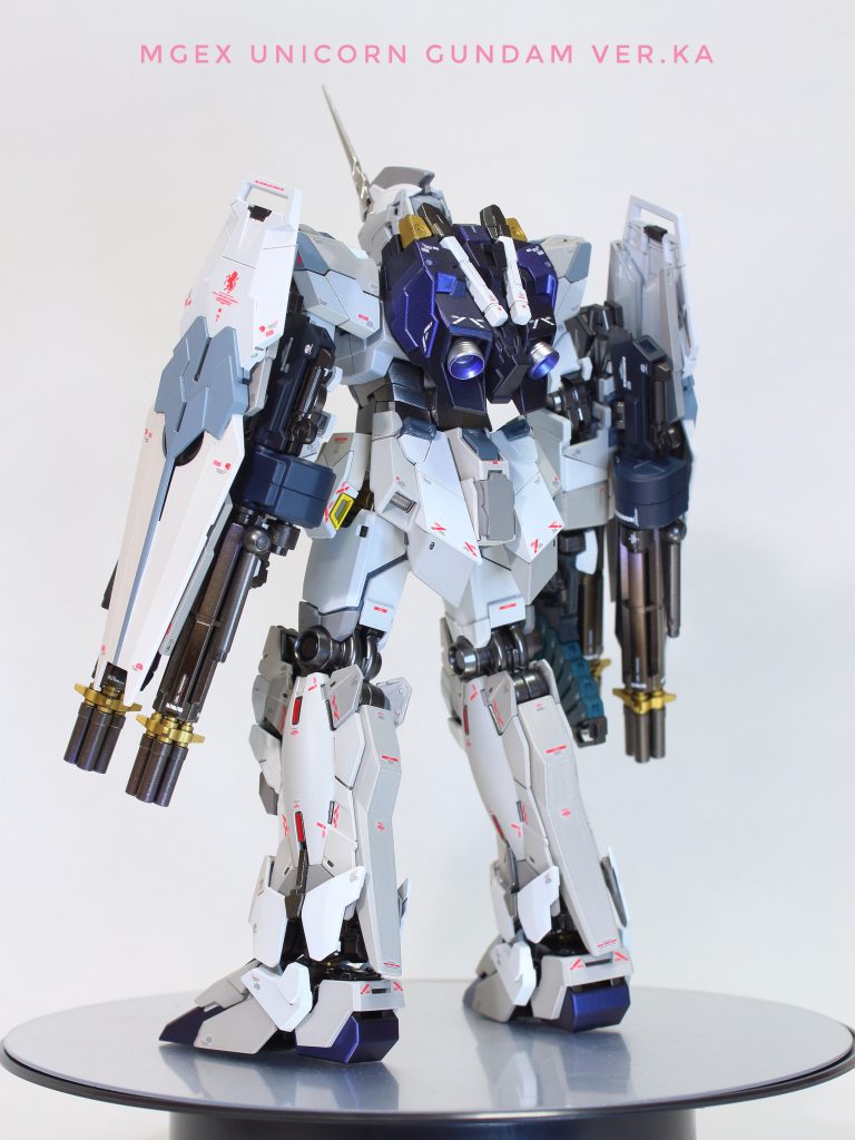 ユニコーンモードでも単調にならないように､部分部分でグレーやブルーを差してます