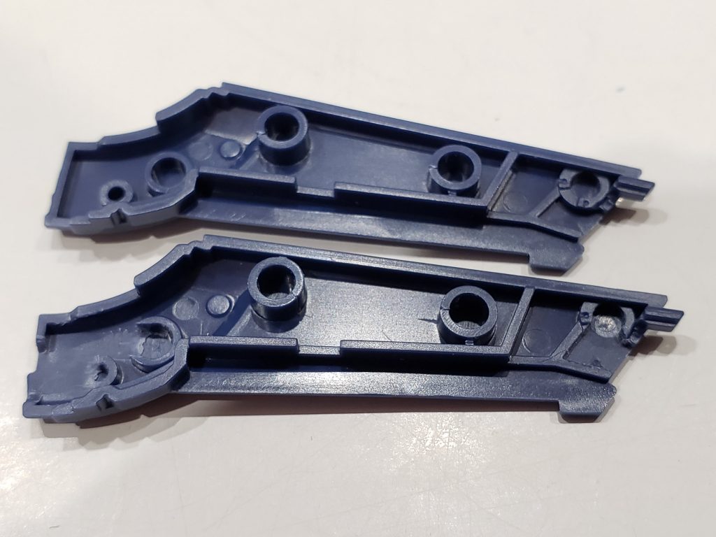 脚の合わせ目消しはC字カットで対応しました。