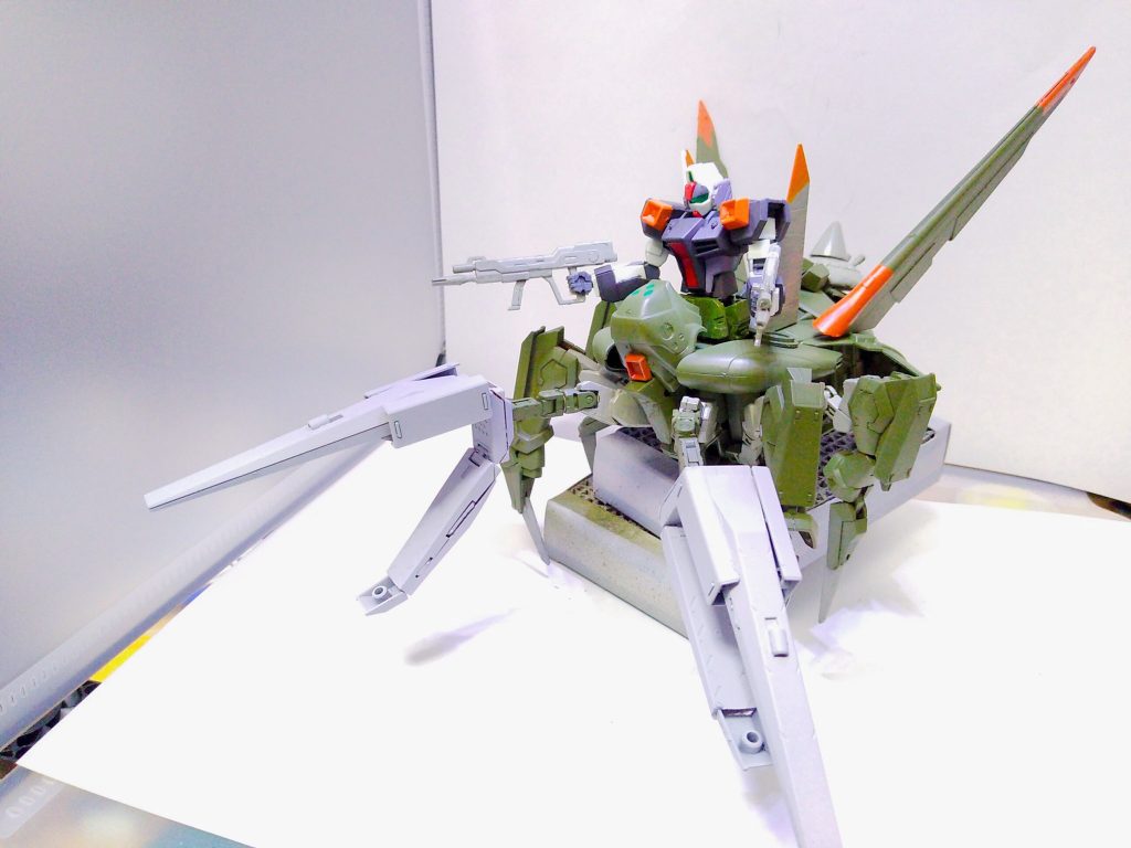 脚もハサミも動くんだけど動くとバランス崩して倒れるので可動は死んでるも同然ですw