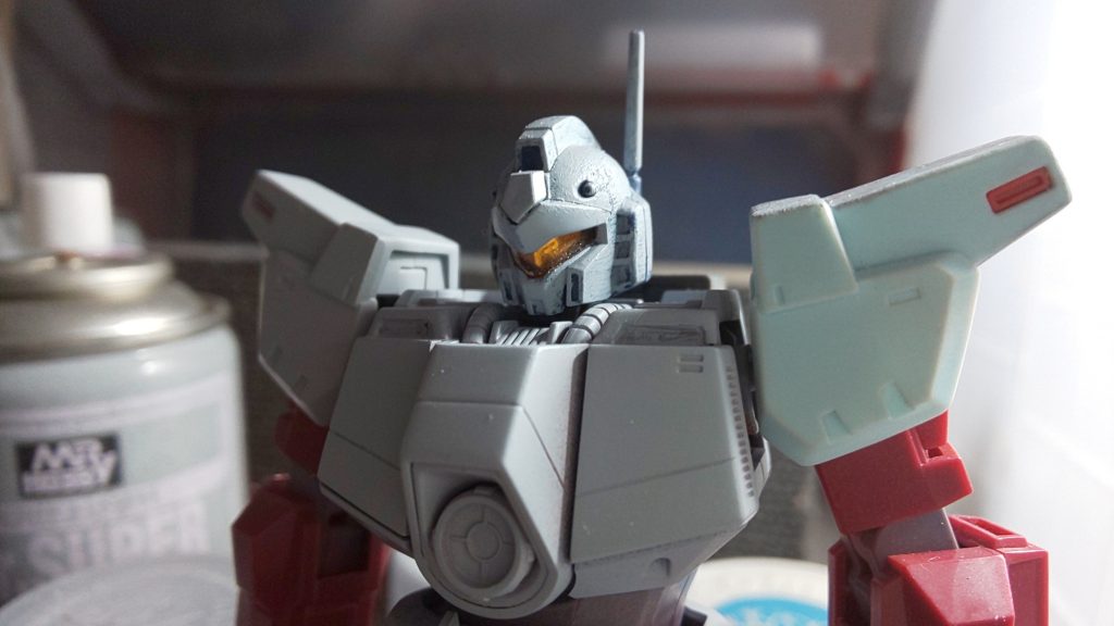 煮詰まって止まっていたものですが、あきらめて一気に完成まで持っていきました。ジムカスタムの肩とヒザを使用しています。ガルバルディ本体もMSDジム系を参考にディテールを加えています。以前からやってみたかったテーマのひとつです。デカールはいつもの自作デカールの余りを寄せ集め。若干ではありますが、ＭＳ－１９ドルメルを意識したとか、しないとか…（頭部？）戦場にも歴史の表舞台にも出ない試験機の数々が存在するはずです。それは必ずしも武器や戦闘システムの試作だけではありません。姿勢制御、推進材、塗装、シート、ショックアブソーバー…地味な実験機良いではありませんか。AOZ？何それ？