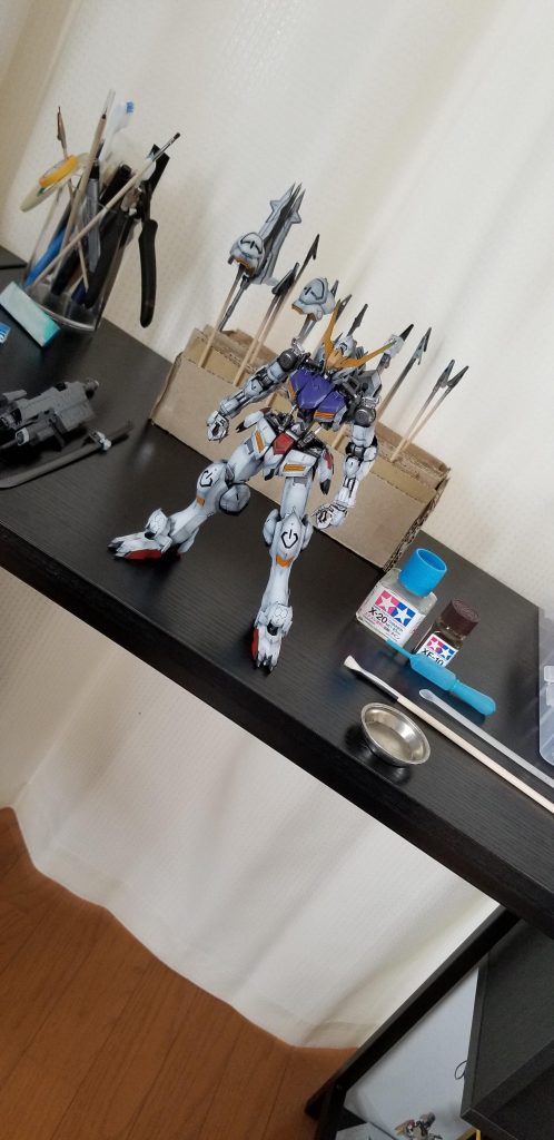 エナメル塗料でウェザリング。