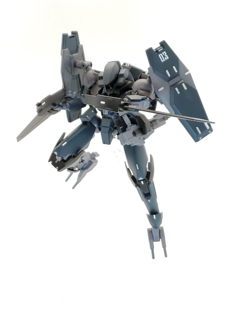 部分塗装のシルバーは4アーティストマーカーのインクを出して筆で塗ってます。