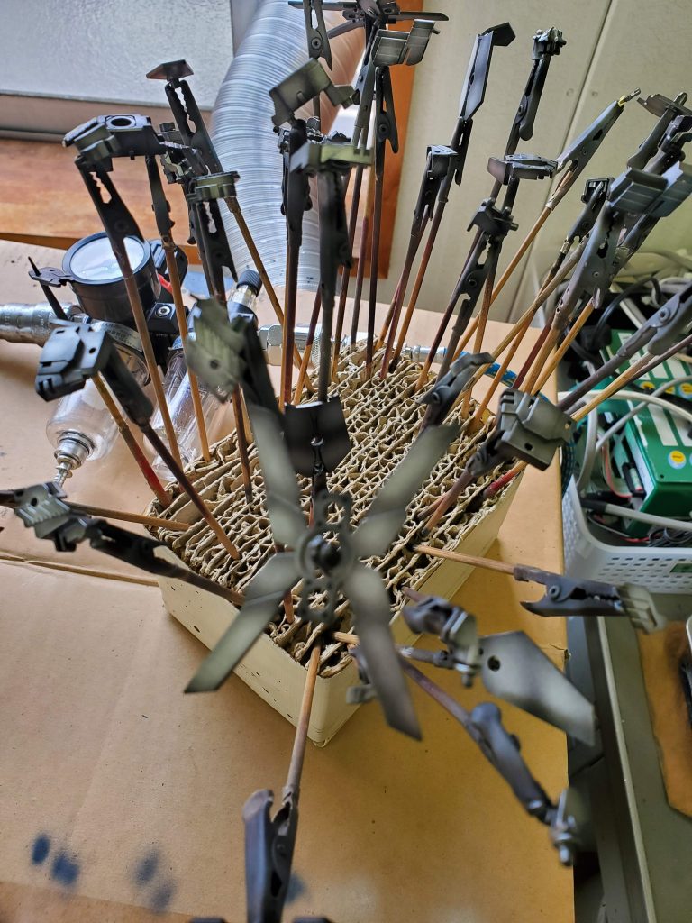 サイコフレーム黒サフ→シルバー→蛍光ブルーグリーン→クリアブルー→つや消し