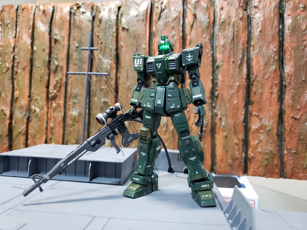 ベースは陸ジムでロングレンジビームライフル持たせてるだけです。