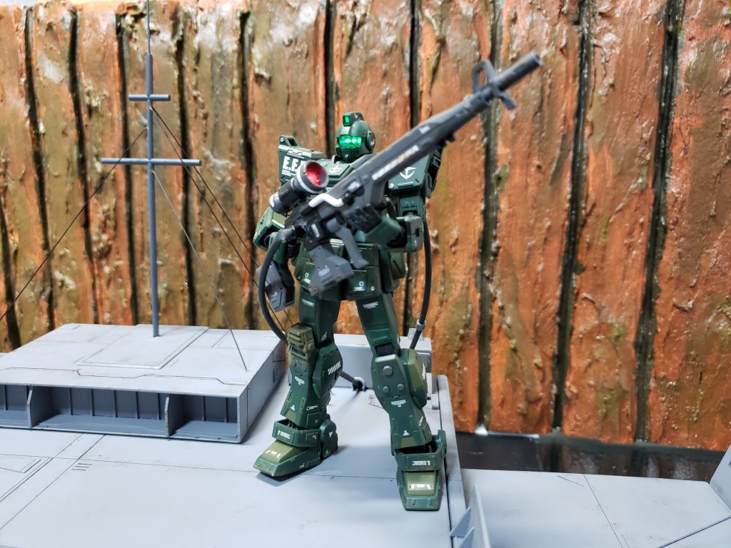 電飾初チャレンジで、目とスコープとライフルの先端にLED仕込みましたが、ライフルの先端は失敗でした…