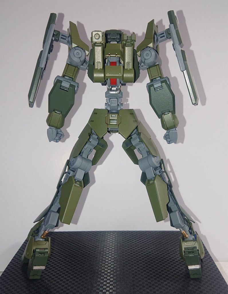 追加武装、デカール無しの写真です。ドライロウさんのイラストに近付けられたかなf(^_^;