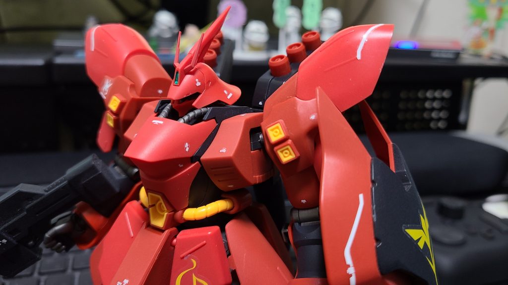 胴体周りに気持ちよくデカールがついてくれました。