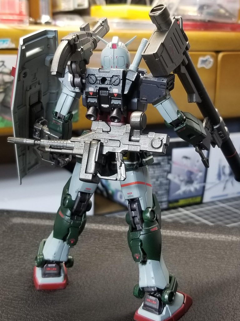 背部。何ら改造せずストレート組みです。塗り分けするのに脚部のマスキングが一部甘い箇所が反省点。