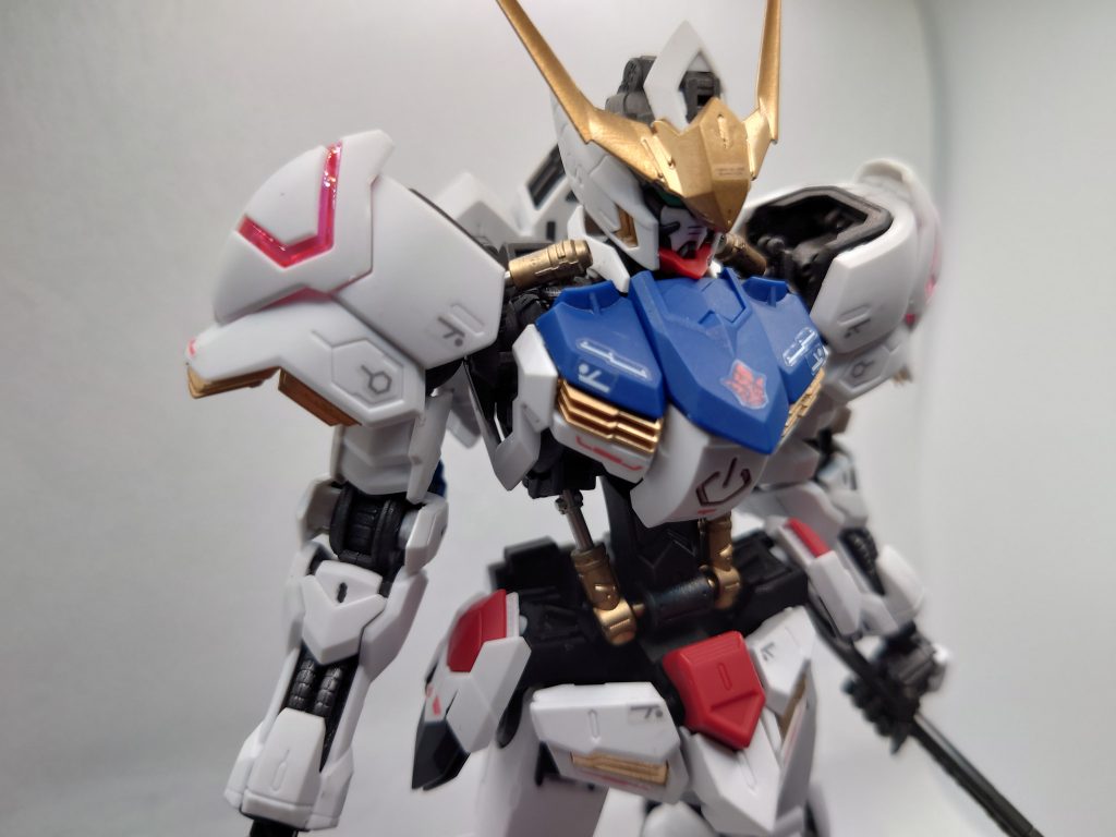 スミ入れも飛ばしたのですがなしでも良い感じになったなと自画自賛です。つや消しはランナー時点で噴いたのでクリアパーツはそのままの輝きが生き残りました。