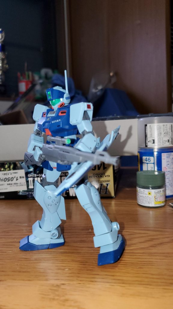 ガンダムマーカーで一部のみ塗装してあります。
