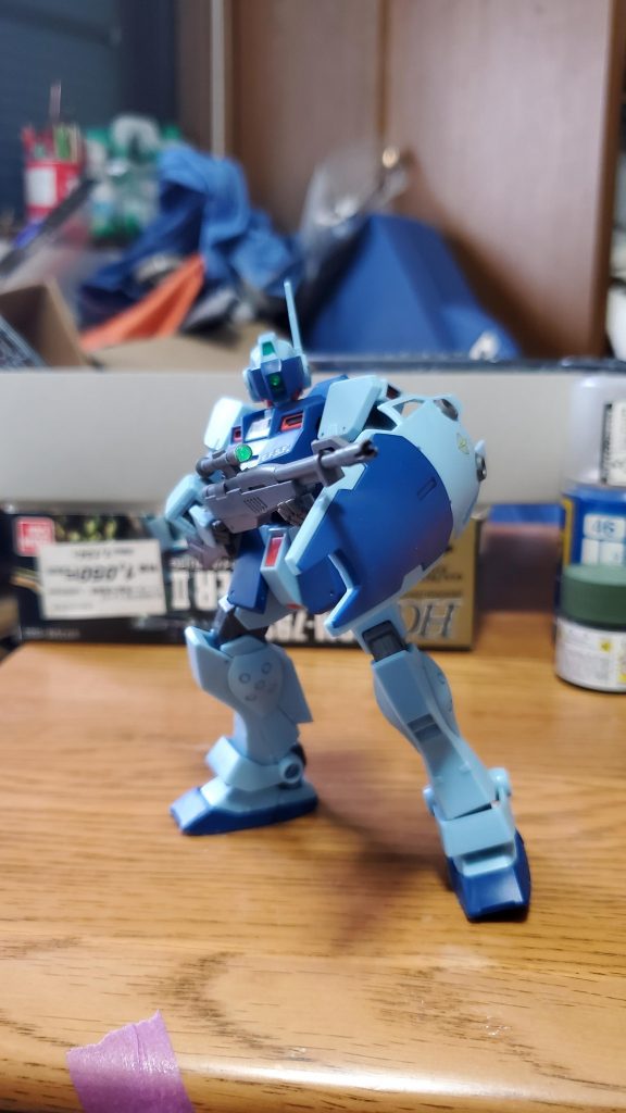 75mmスナイパーライフルのスコープ部位に、Hアイズ2.5mmのグリーンをアルミテープで裏打ちして、瞬着で取り付けました。