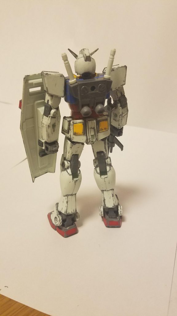 盾裏とサーベルは単に塗り忘れです盾とライフルは武器つきの箱のエントリーグレードから拝借つまり武器無しがもう一体