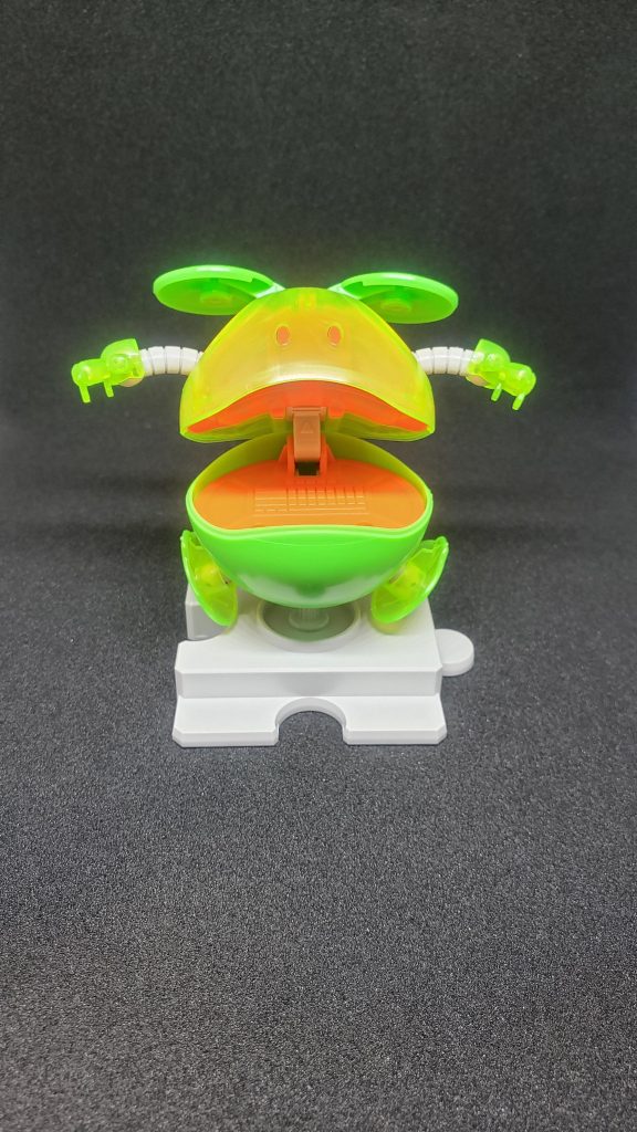 素体は一番くじのハロプラです。