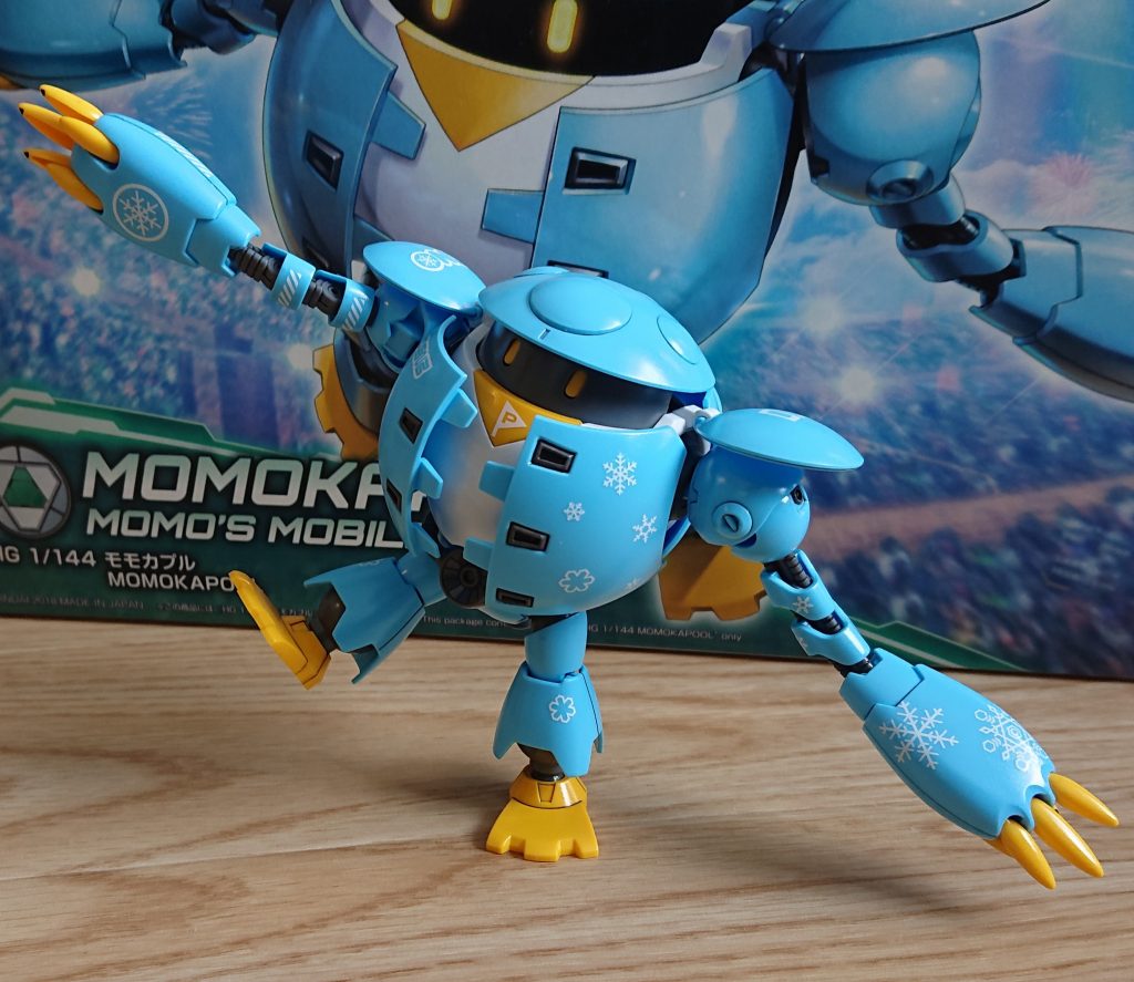 歩いてる風でポーズ取りました、片脚でも自立出来るのが嬉しいですね(^^)