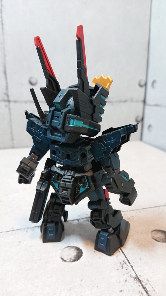 後ろから。アンテナは折れやすいので注意が要りますね。