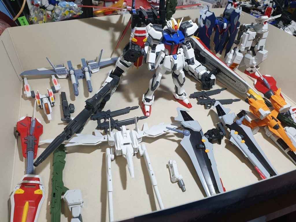 全装備を羅列エール、ソード、ランチャー、iwsp、ノワール、ガンバレール、ビルドブースター、ユニバースブースター、ヘーゼルの足手袋、フルクロスユニットなど、多くの装備を同時に装備可能