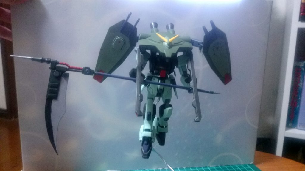 アニメでは終止このイメージ。浮かせるとよりカコイイ。