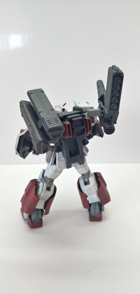 増加装甲と追加スラスターにより、脅威の防御力と火力、機動力を実現