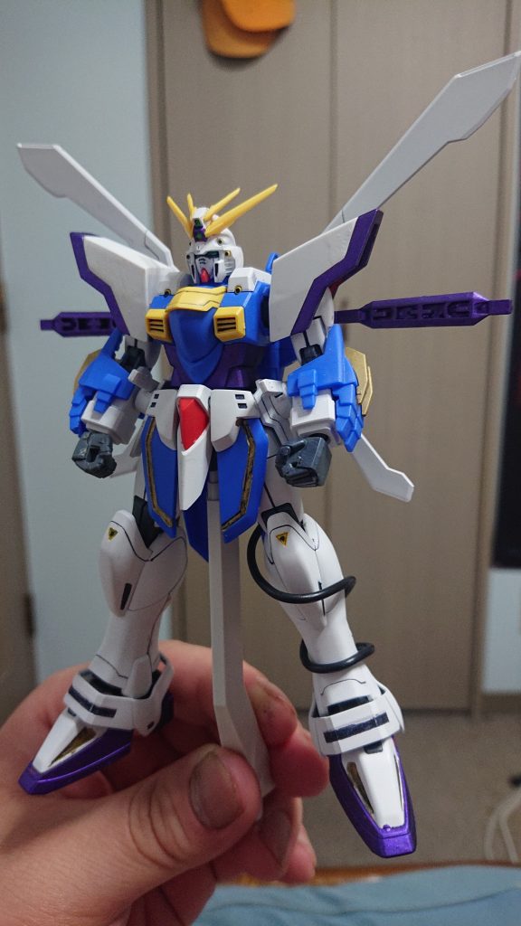 さらにバックパックの部分やアンテナ部分を塗装しました。