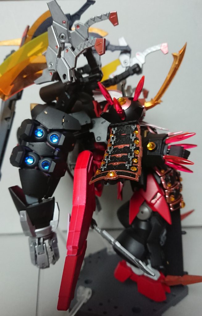 羅刹天、オーガジンクスのビームエフェクト、マルコシアスの翼展開、羅刹天のバインダー展開と可動等、元キットのギミックは使用出来ます。