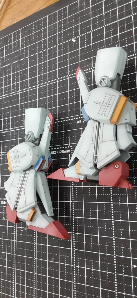 ふくらはぎサイドの厚みアップと、つま先、かかとのアイゼン延長。