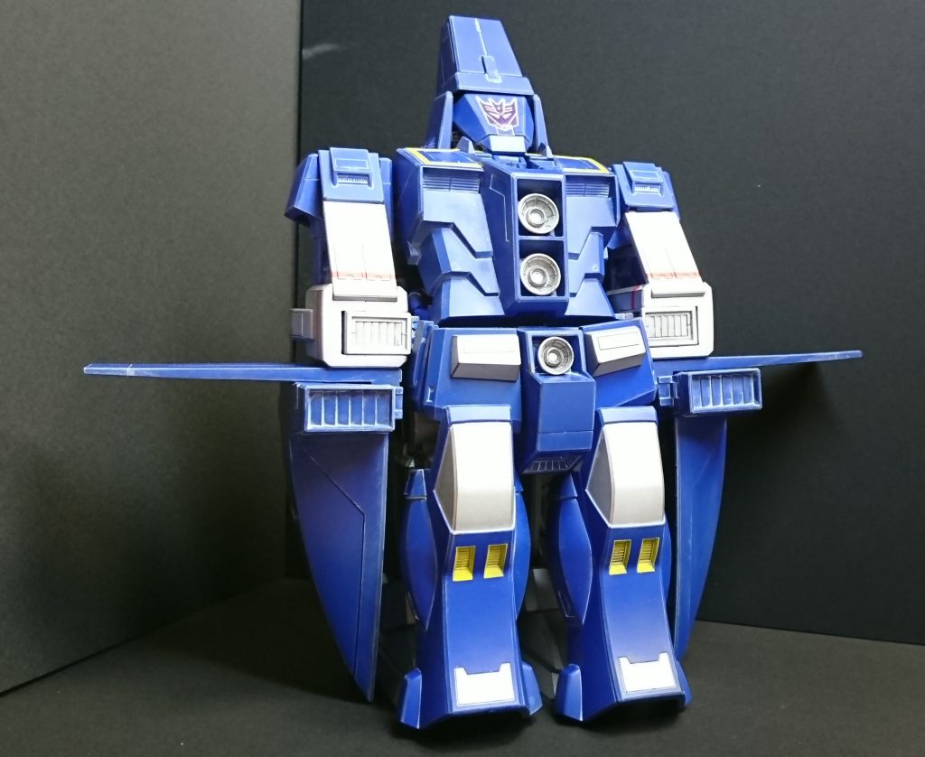 膝を抱えて座って落ち込んでるるみたいです。多分、フレンジーが・・・