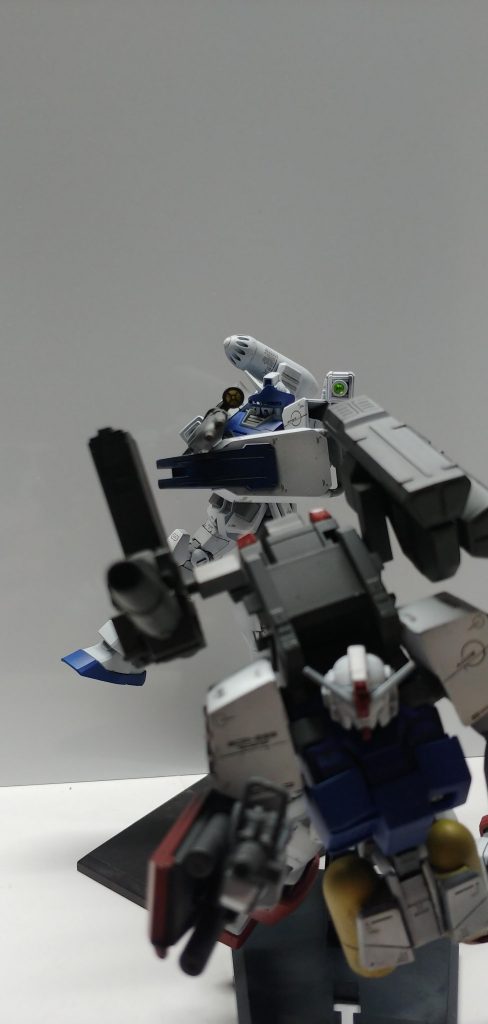 「突撃する！援護を！」「了解！」