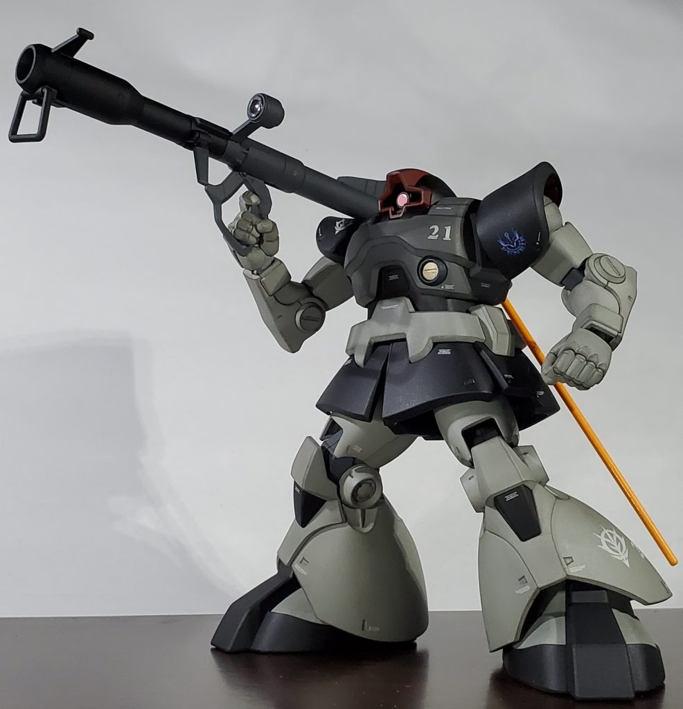 カラーは08小隊登場機より着想を得てグレー系で纏めています。使用色はタミヤカラーのマットブラック、ロイヤルライトグレー、ジャーマングレー、ブリリアントオレンジ、ダルレッドです。