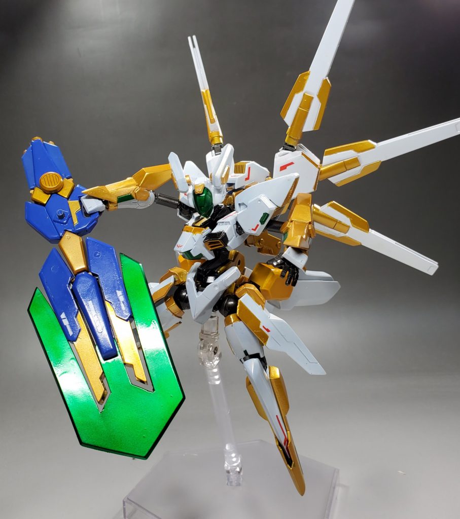 ビームを纏って大型ビームソードへ。他にも形態がありますがスペースがないので割愛。