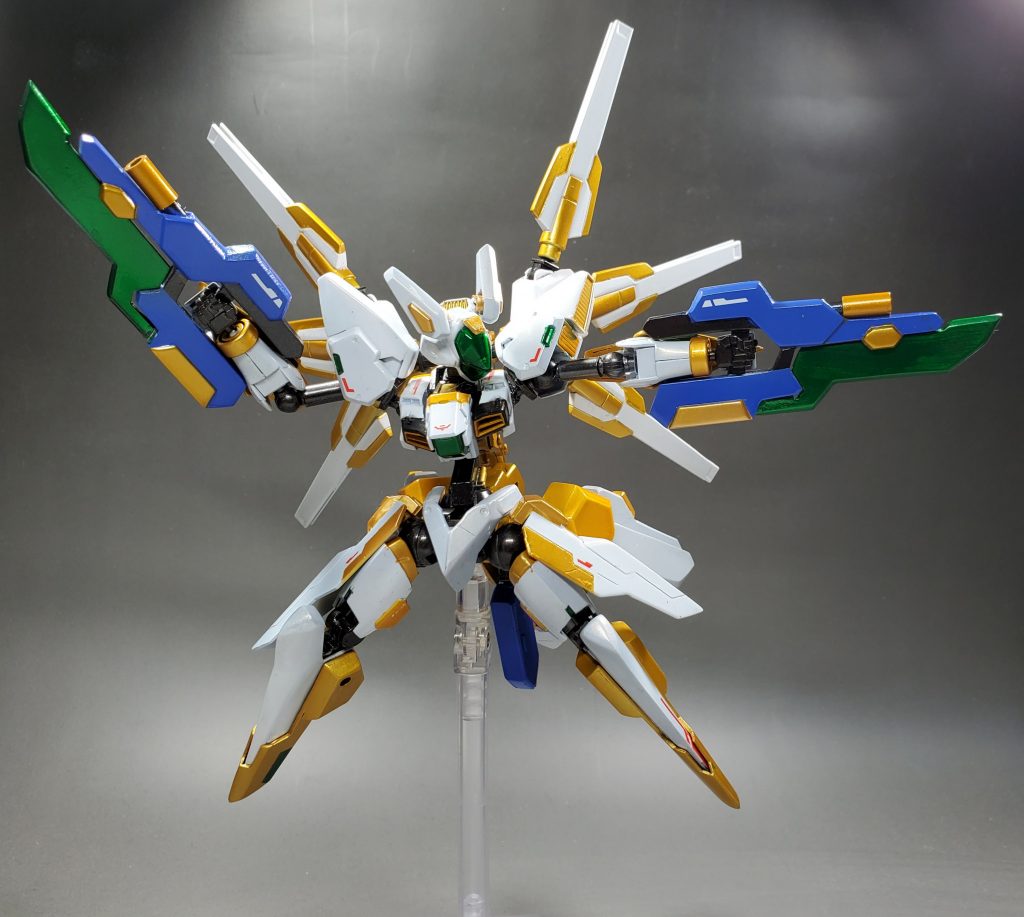 近距離用にマシンガンとソードの複合武装　　　二丁でワンセットの武器で　　　　　　　　　ワクシング(上弦)　　　　　　　　　　　　　ウェイニング(下弦)と名付けました。