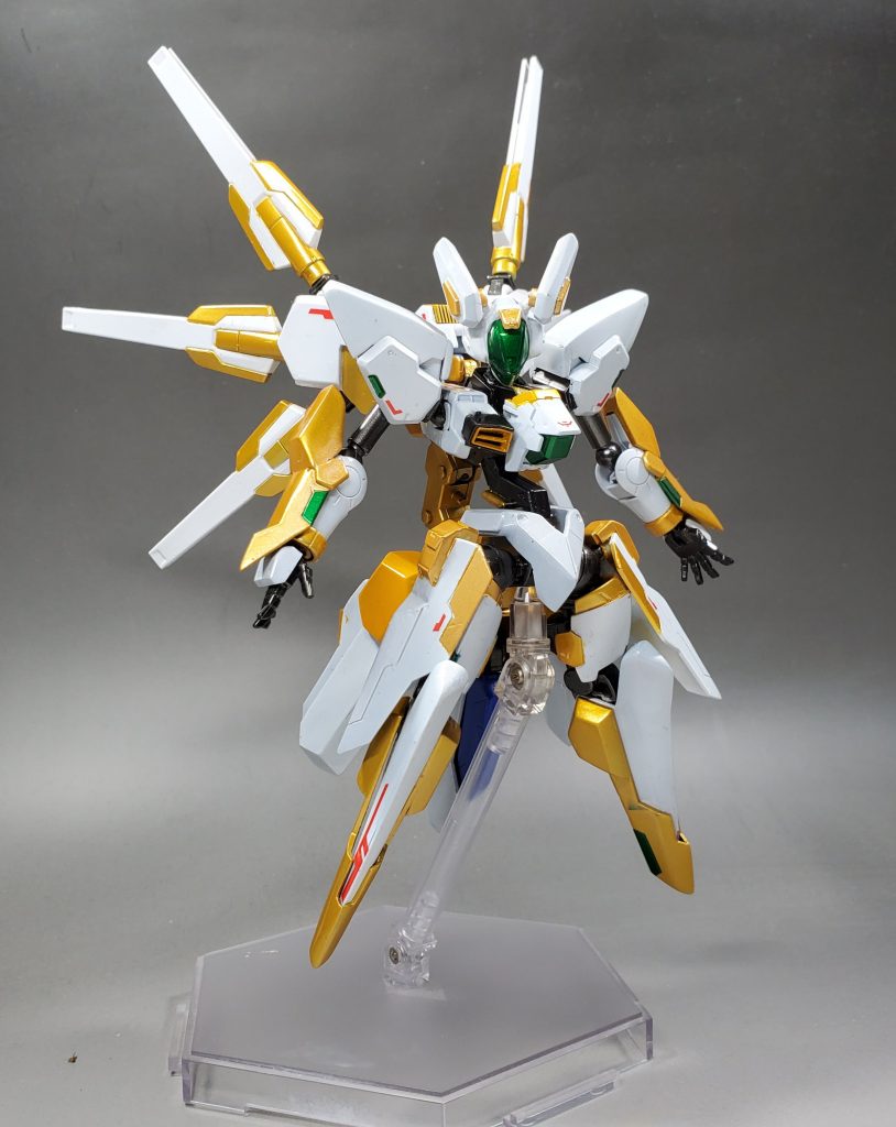 正面。胴体はグリムゲルデをベースにアメイジングストフリの胴体を3分割にして合体。肩アーマーはテルティウムの物を加工。肩アーマーと肩が別々で可動できるテルティウムの肩めちゃんこ優秀…( ￣-￣)