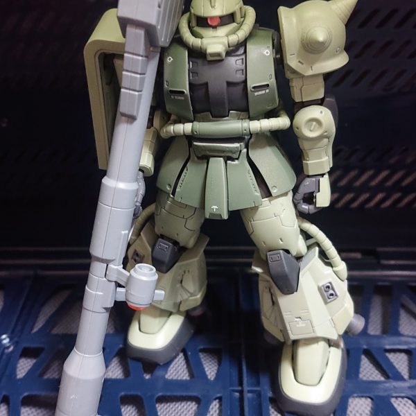 旧1/100　高機動型ザクⅡ 量産カラー　完成＆塗装済みガンプラ HGザクⅡ高機動型 ジオン量産カラー｜ロメオ8さんのガンプラ