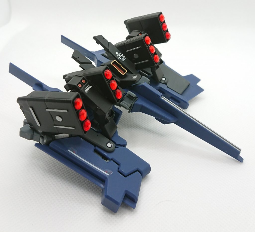 フルドドと肩のミサイルは合体可能です。